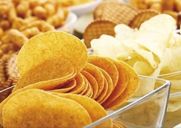 Ben trong day chuyen san xuat 16 ty goi snack moi nam hinh anh