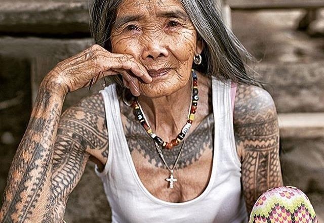 Tho xam hinh 102 tuoi, gia nhat the gioi hinh anh