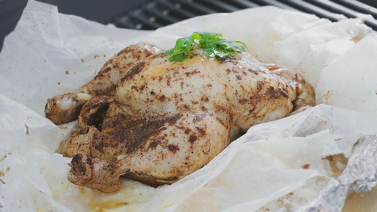 Cach lam ga boc muoi nuong giay bac voi ngu vi huong hinh anh