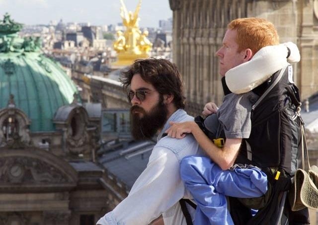 Du lich vong quanh the gioi tren lung ban hinh anh