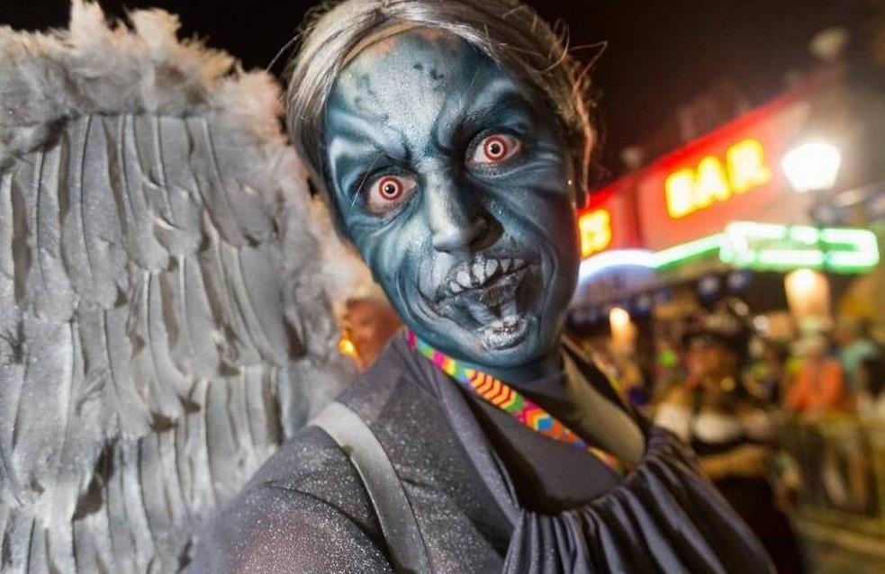 Thay ma tran kin duong trong le hoi dap xe o My hinh anh