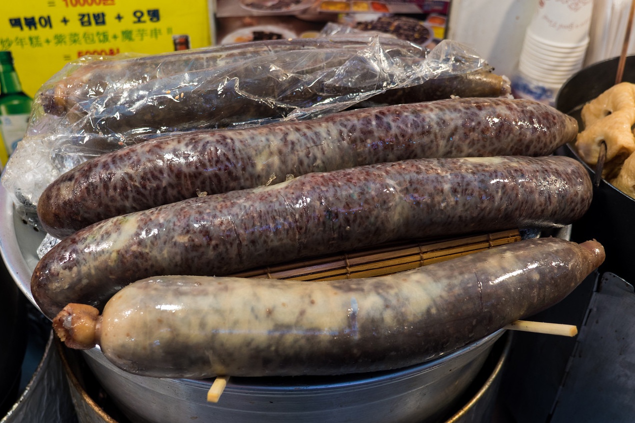 Doi heo co lon gia 6 USD o cho Han Quoc hinh anh