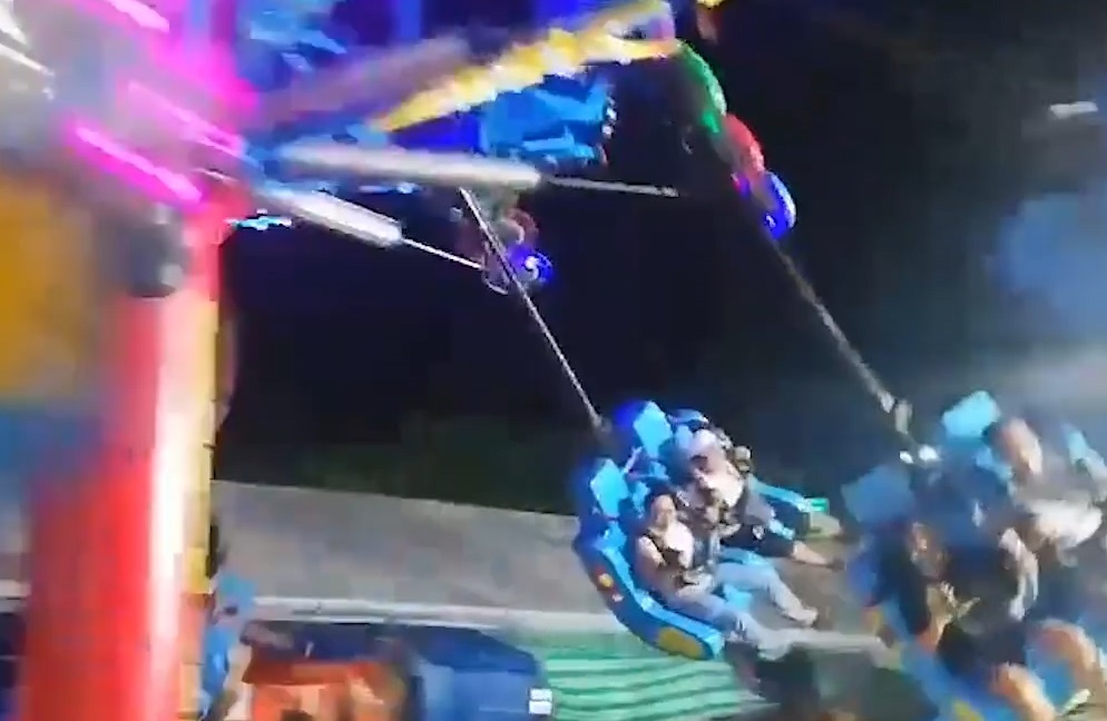 Hanh khach gap tai nan, vang ra ngoai trong tro choi mao hiem hinh anh