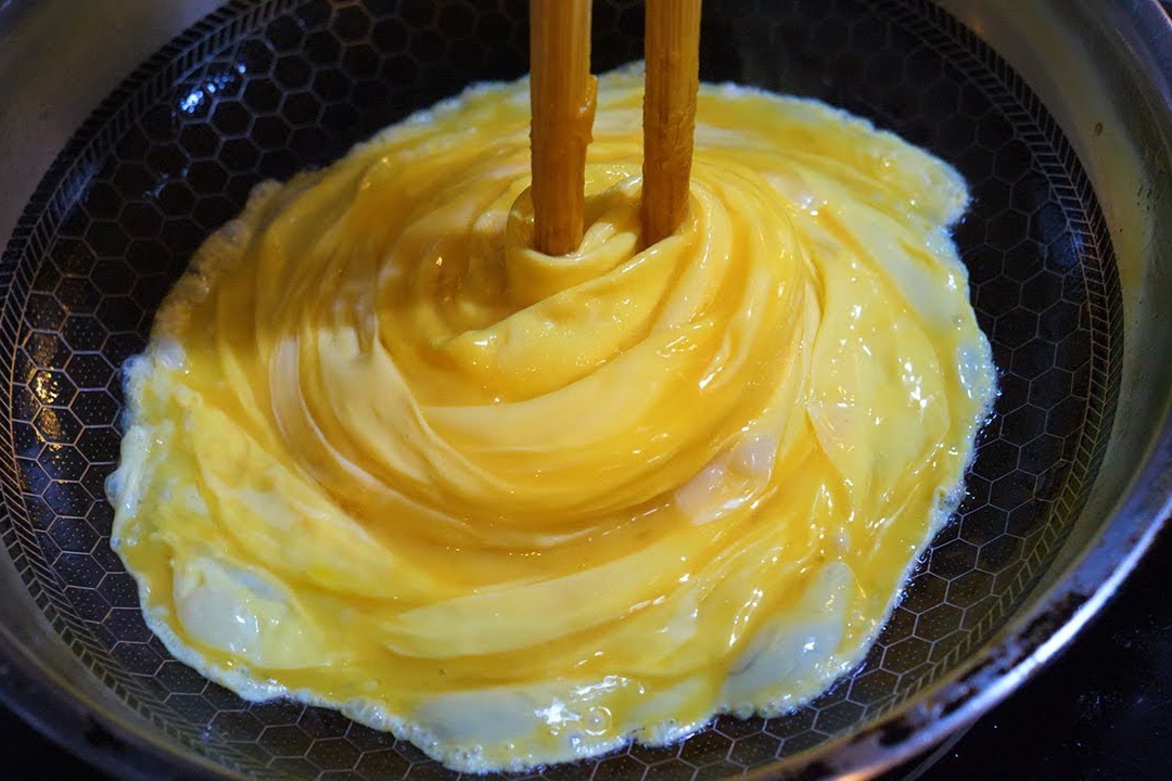 Cach lam trung loc xoay mem min cho cuoi tuan hinh anh