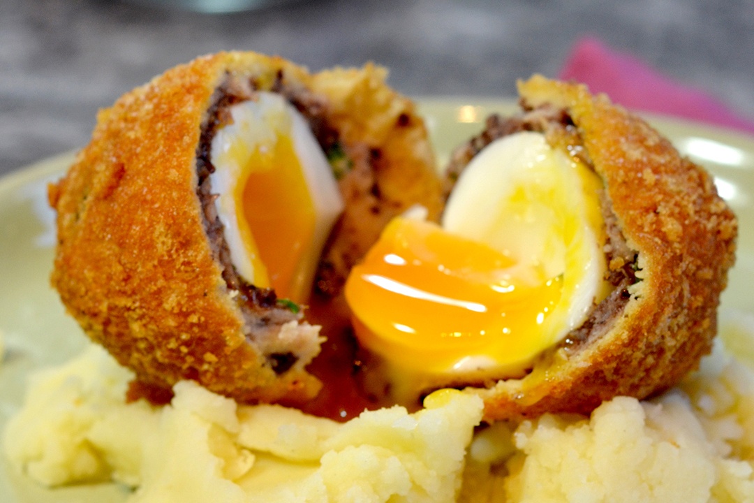 Bien tau trung boc thit chien cho dem giao thua hinh anh