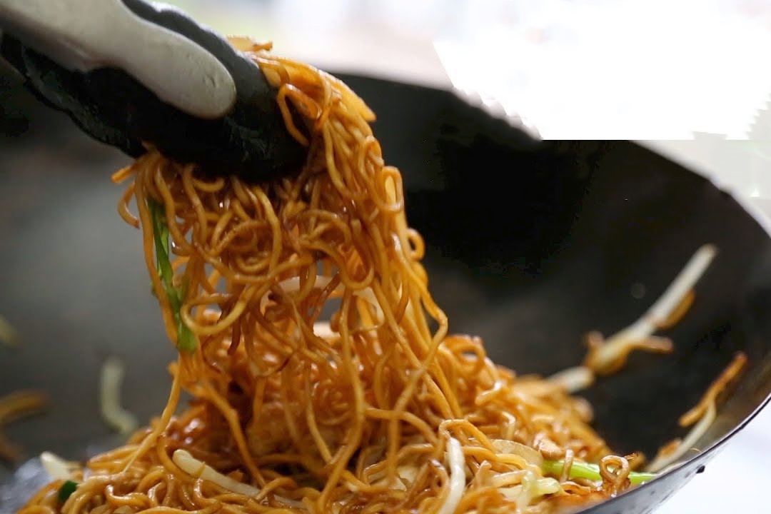 Cach lam mi xao gion voi xi dau hinh anh