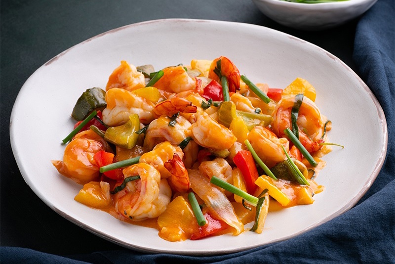 Cong thuc lam tom chua ngot sanh sot don gian hinh anh