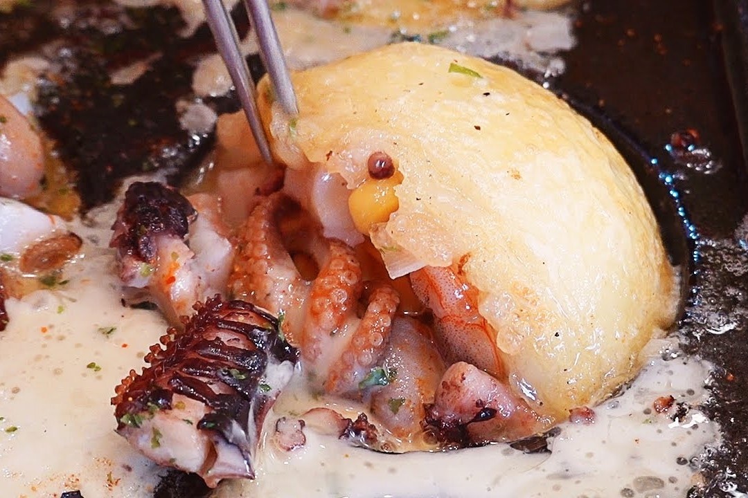 Banh bach tuoc nuong tru danh duong pho Nhat Ban hinh anh