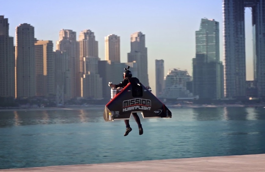 Bay quanh Dubai bang bo do phan luc hinh anh