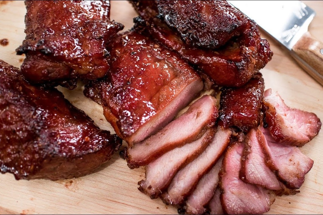 Tuyet chieu lam thit xa xiu co mau dep voi bot cu den hinh anh