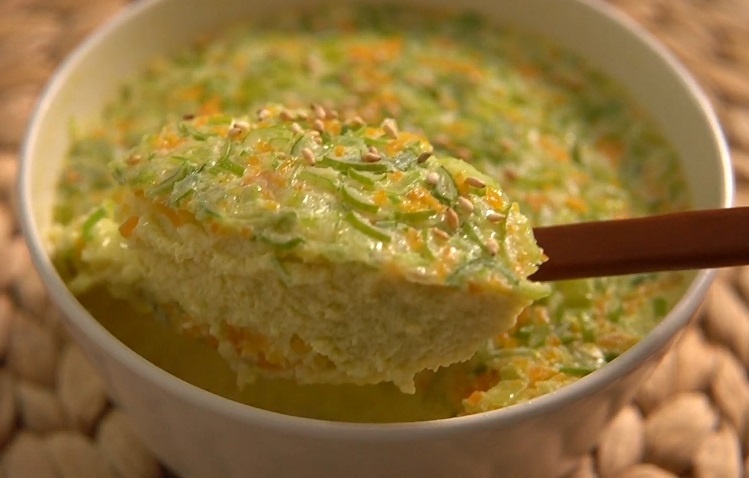 Tu lam mon trung hap kieu moi cho ca gia dinh hinh anh