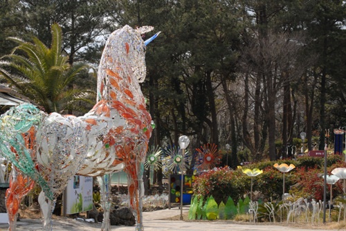 Cong vien duoc duc hoan toan bang thuy tinh hinh anh