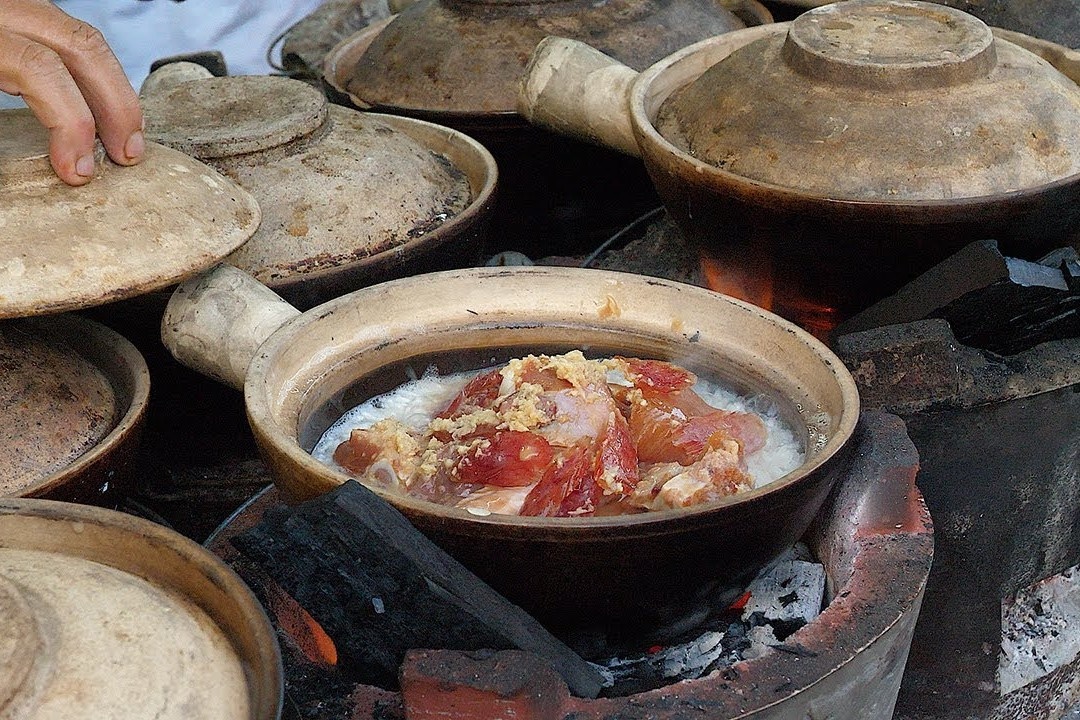 Tiem com nieu ga, bep gang o Malaysia hinh anh