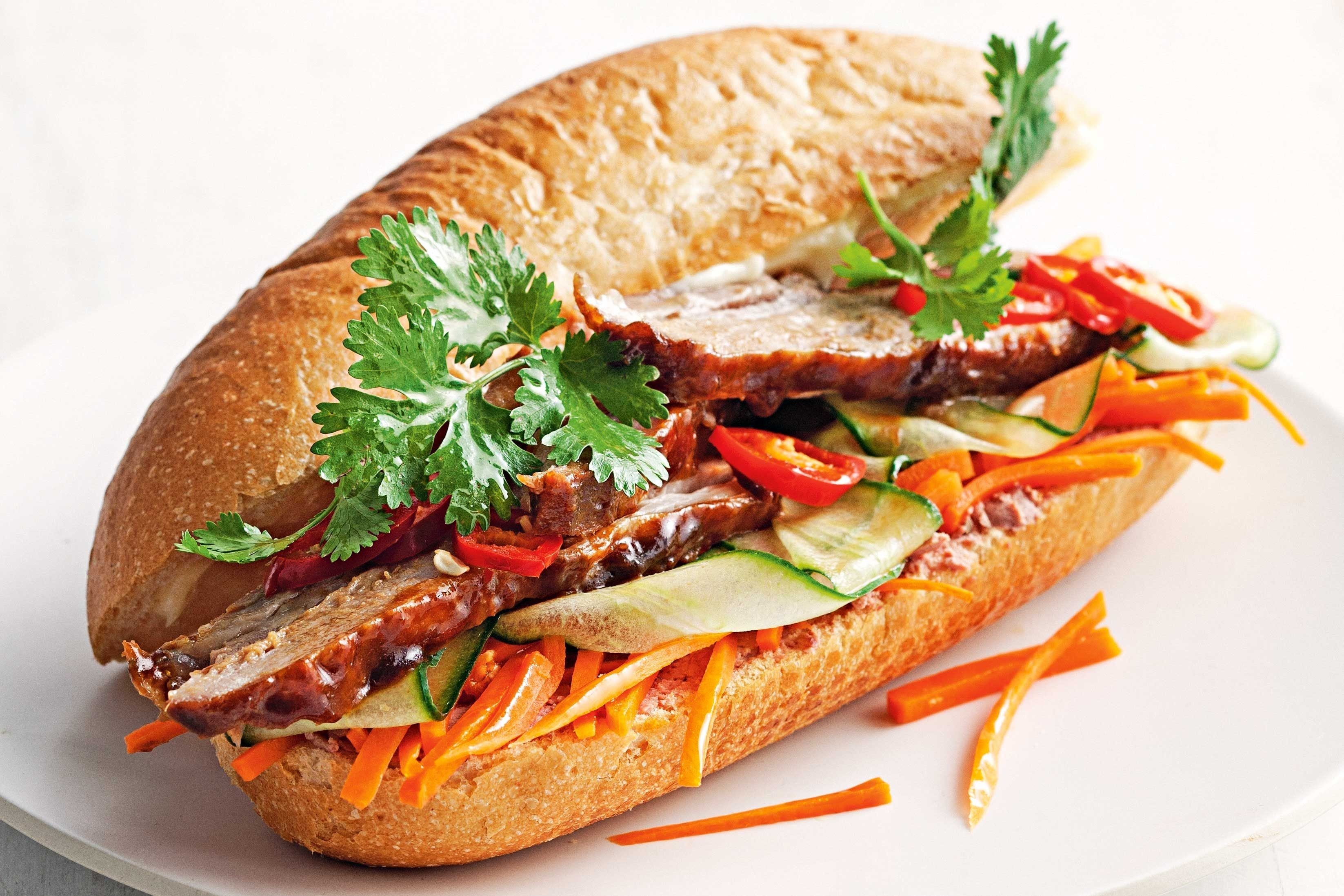 Bi quyet uop thit ba chi nuong de lam banh mi hinh anh