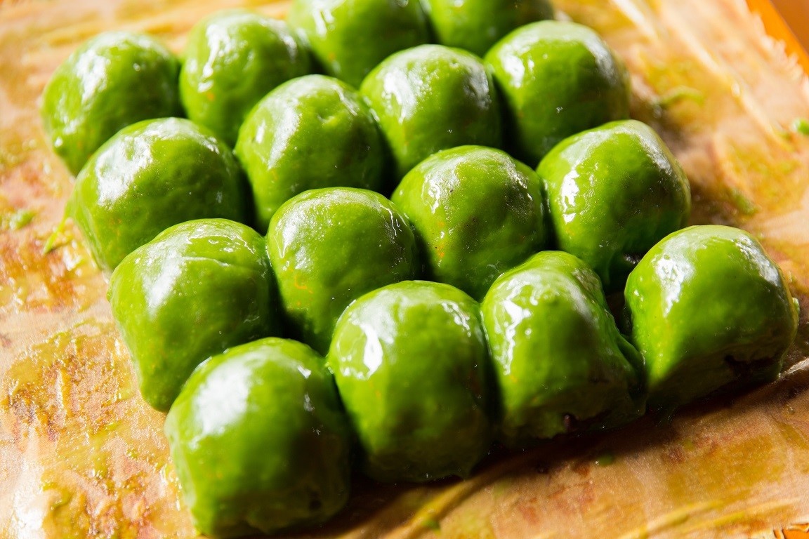 Huong dan lam banh gao nep bang rau ngai cuu hinh anh