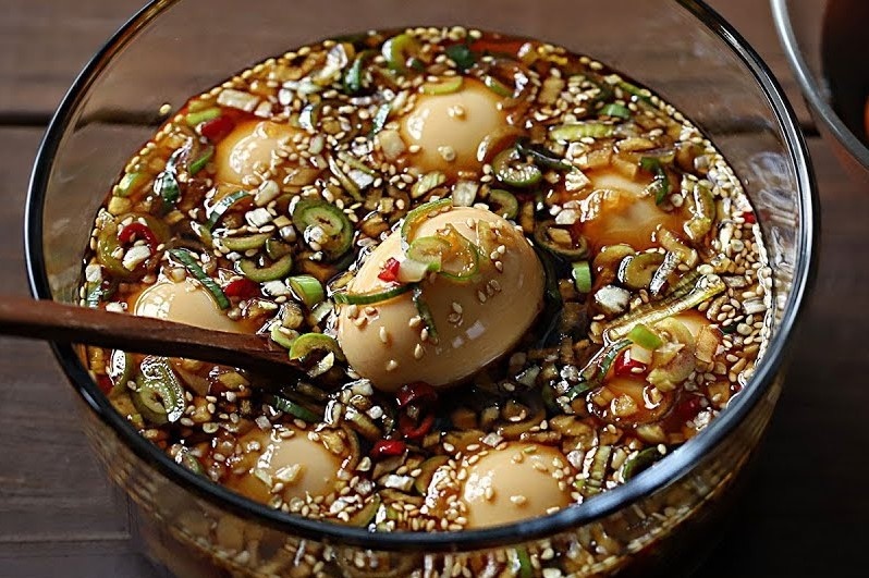 Cach lam trung luoc ngam xi dau hinh anh