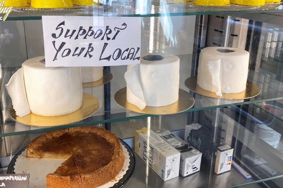 Tiem banh chay don hang giua dich Covid-19 hinh anh