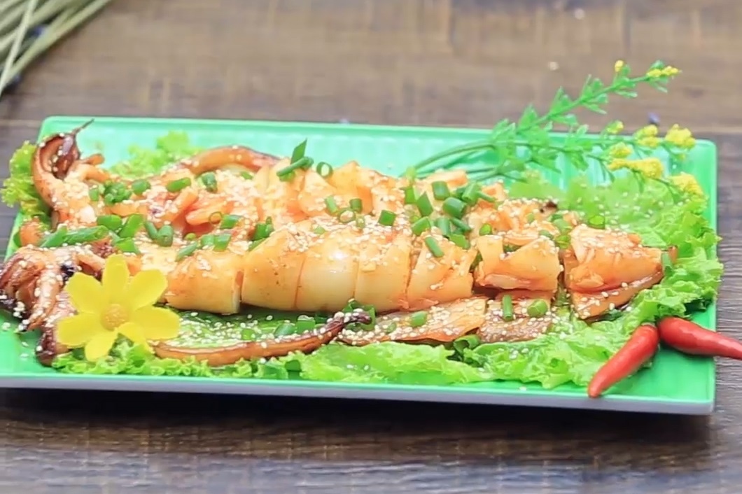 Lam muc tuoi nuong cay kieu Han Quoc nham nhi dip nghi le hinh anh