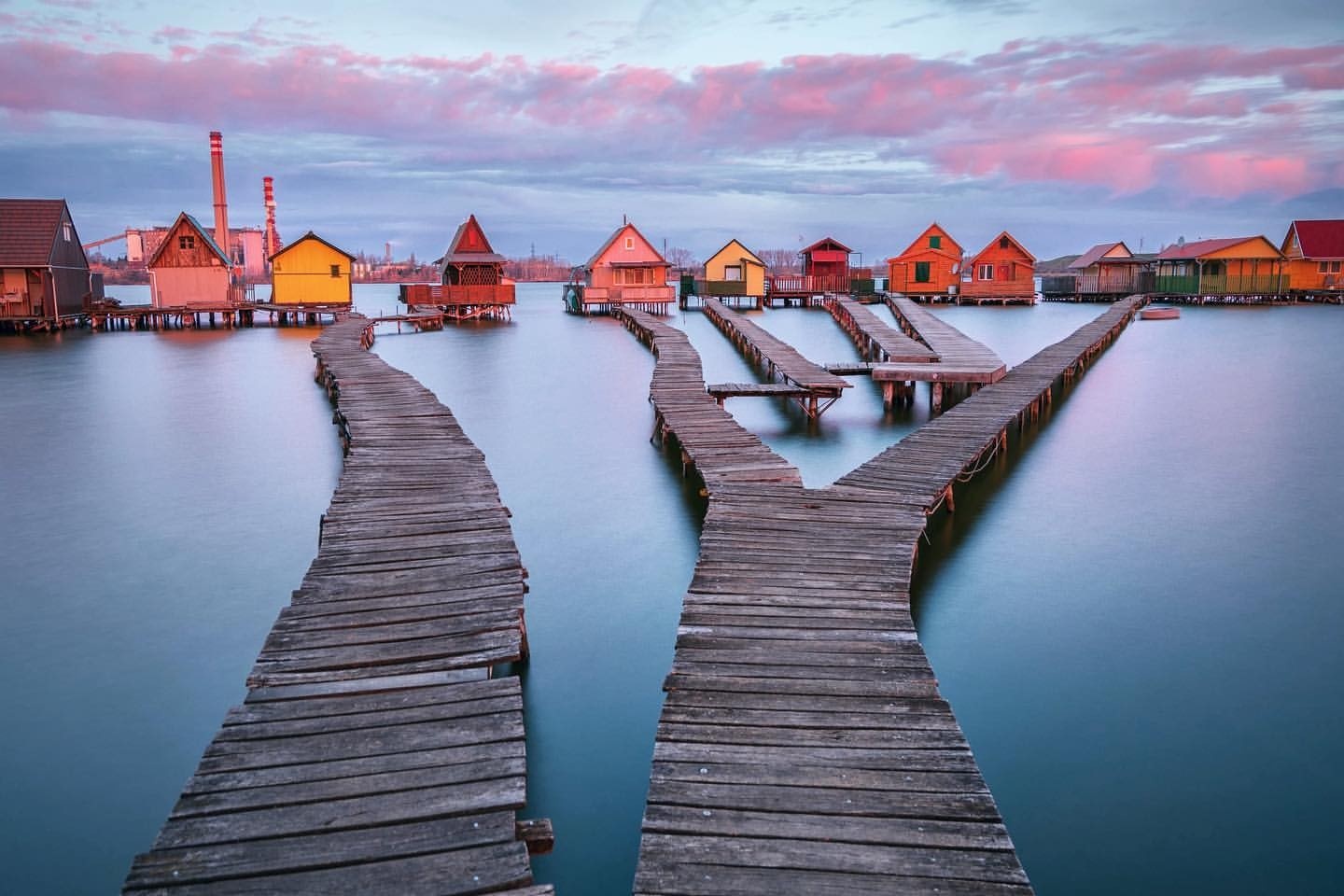 Ngoi lang noi tren mat nuoc khong bao gio dong bang hinh anh