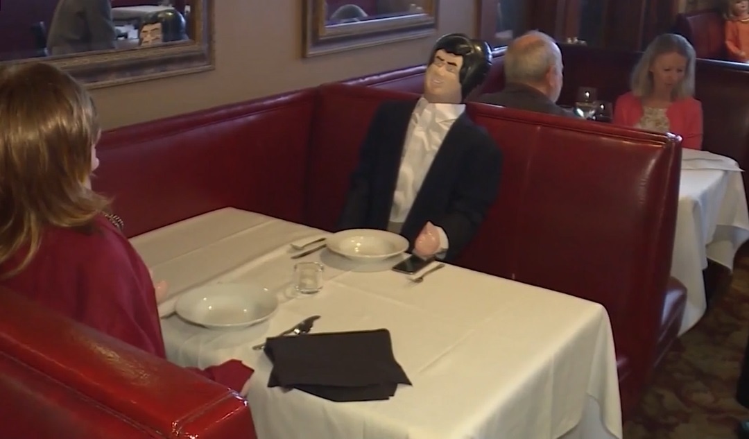 Nha hang su dung bup be thay the thuc khach hinh anh