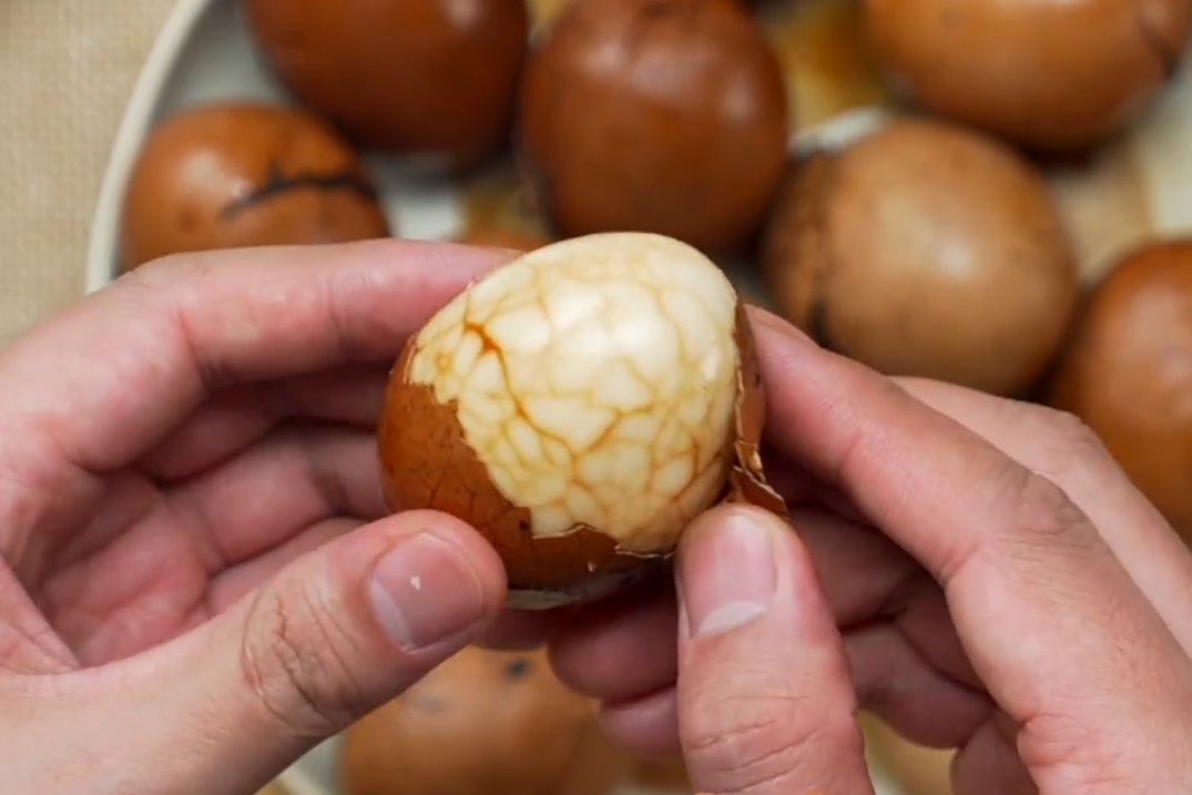 Mon trung 2 USD va 200 USD co cach lam khac nhau the nao? hinh anh