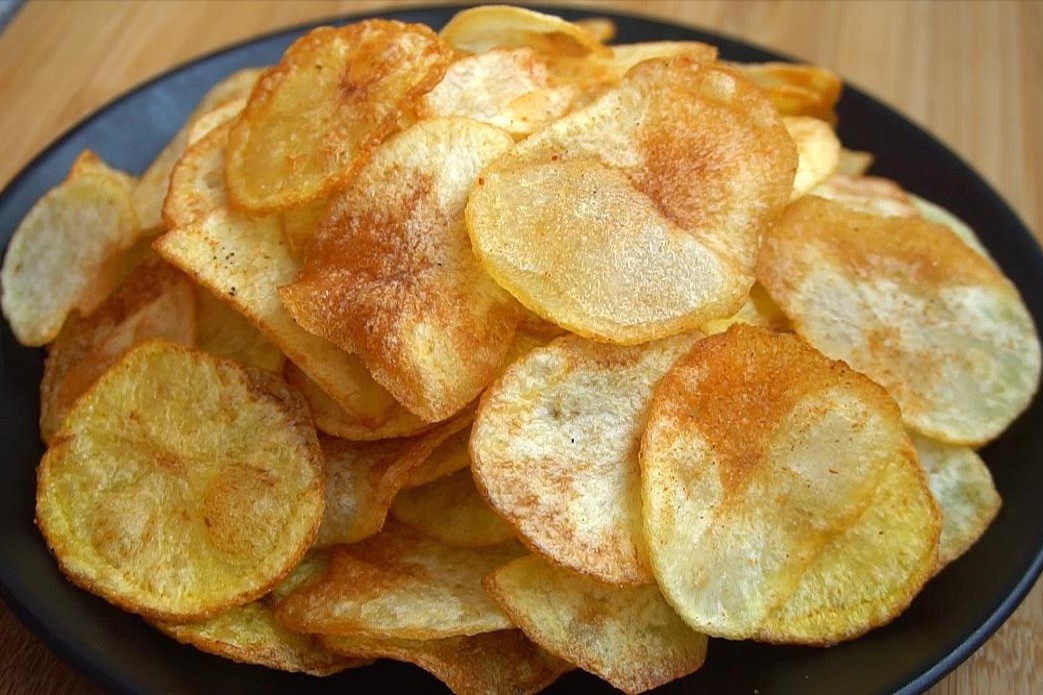 Meo lam khoai tay chien lat mong gion tan nhu bim bim hinh anh