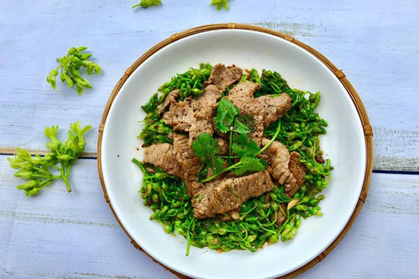 Thit bo xao hoa thien ly, mon ngon cho trua he hinh anh