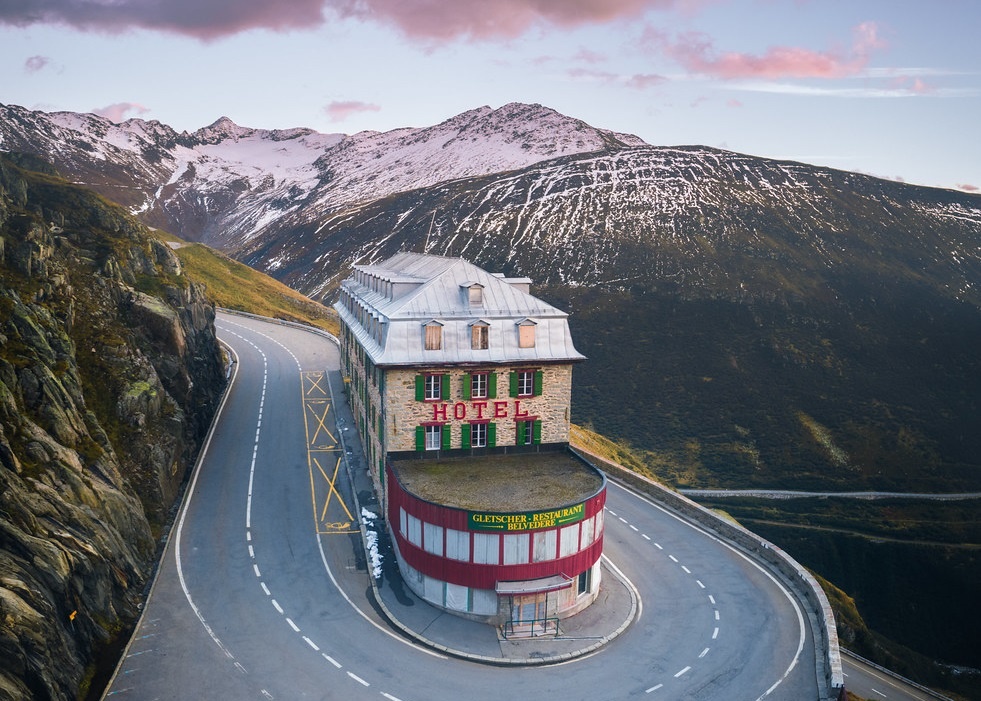 Khach san 3 mat tien lung danh, bi bo hoang vi Trai Dat nong len hinh anh