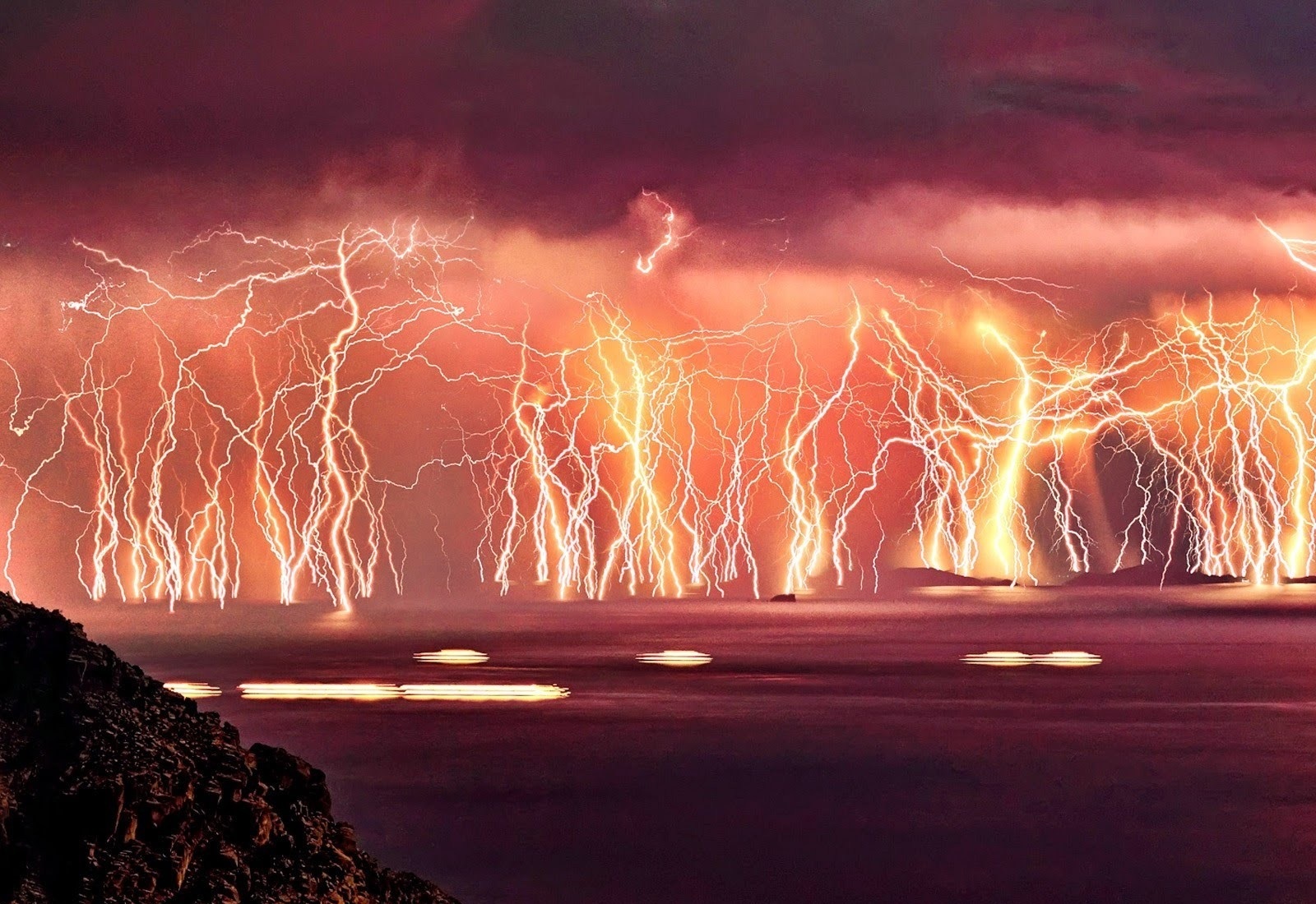 Noi bi set danh 10 tieng moi ngay, 300 ngay mot nam hinh anh