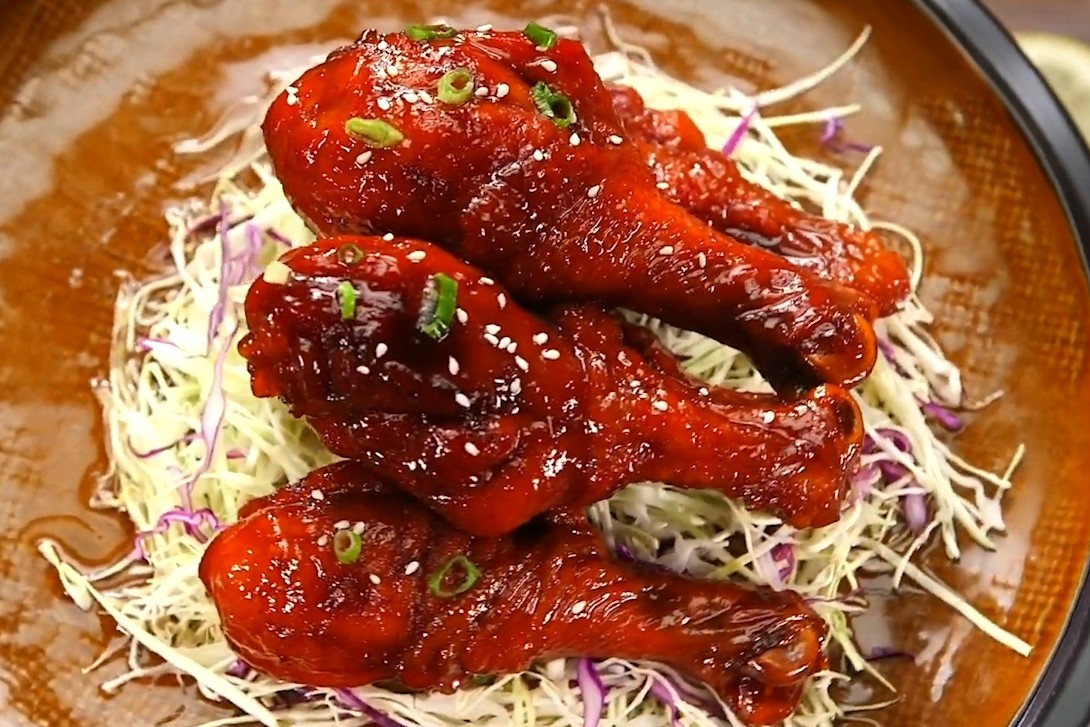 Cach lam dui ga sot tieu den co mau dep hinh anh