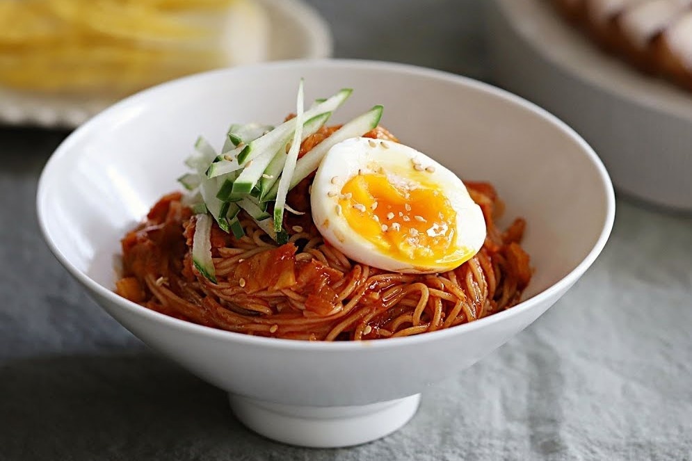 Dac san mi lanh tron kim chi cua Han Quoc hinh anh