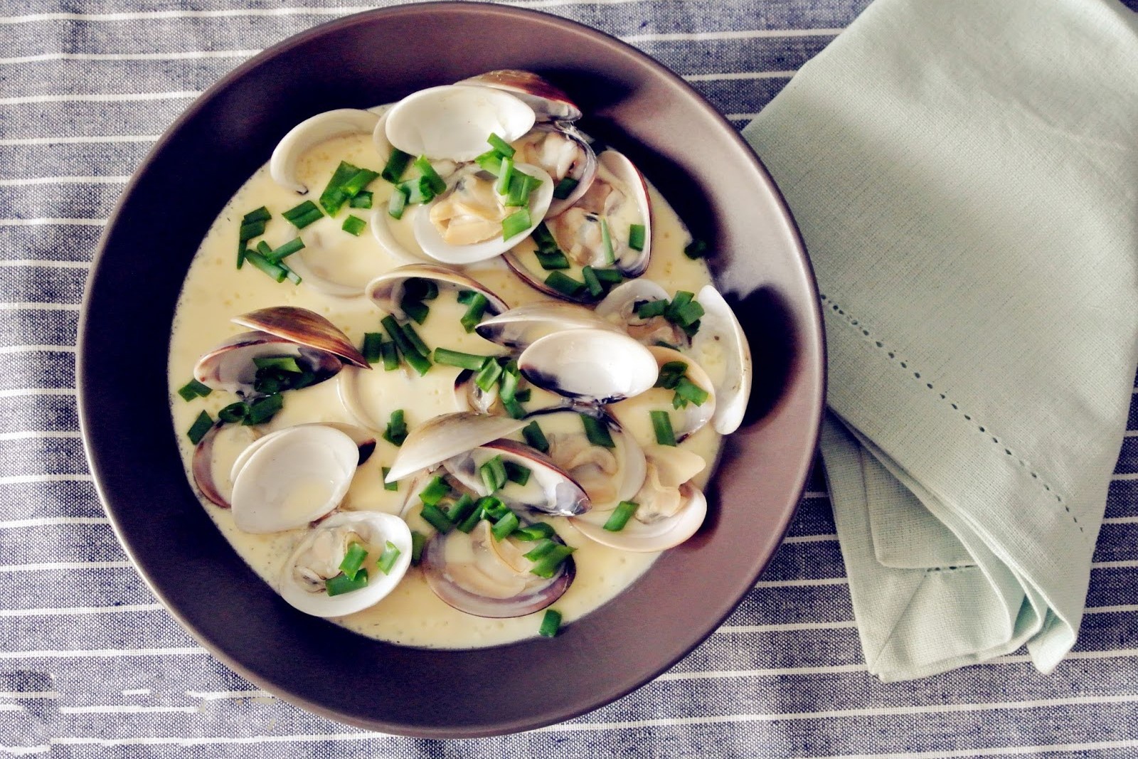 Trung hap ngao, mon an ngon ngot tu trong ra ngoai hinh anh