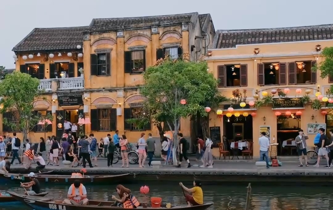 Ve dep cua Hoi An, thanh pho du lich hoai co day tho mong hinh anh