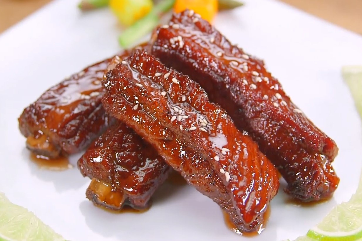 Cach lam suon lon om coca thit nhu toi hinh anh