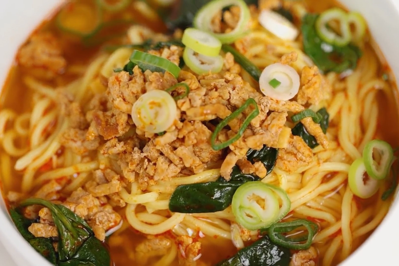 Nau mi thit lon don gian, khong ton thoi gian hinh anh