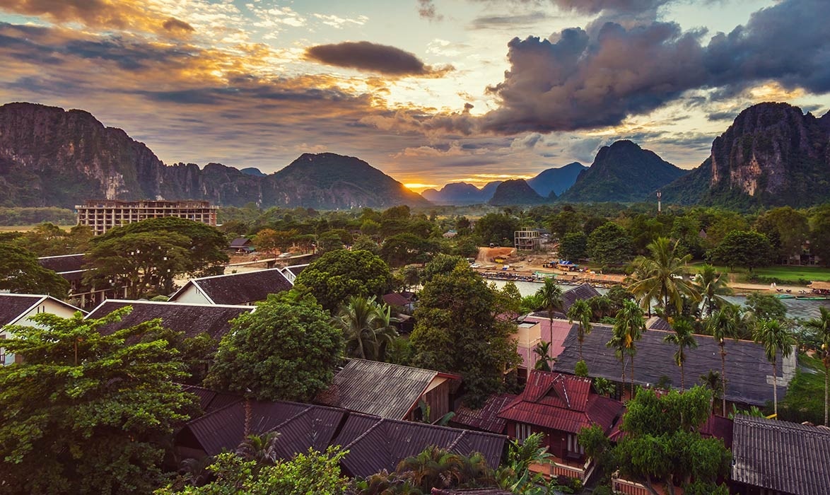 Luang Prabang, thanh pho lich su hap dan du khach nhat cua Lao hinh anh