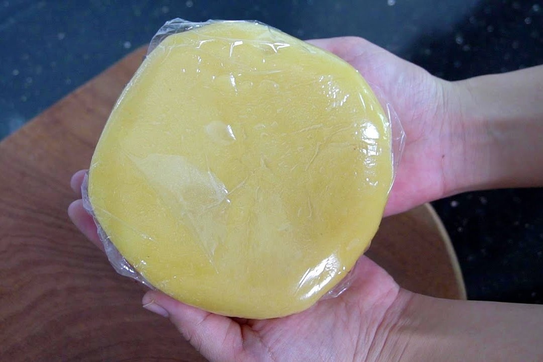 Cach lam nhan sen nhuyen cho banh Trung Thu hinh anh