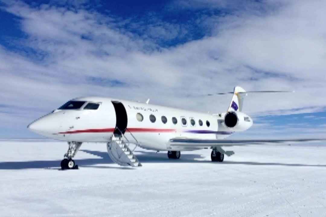 Vi sao may bay cho khach khong qua Nam Cuc? hinh anh