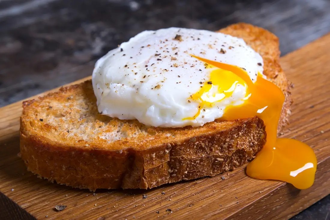 Hai cach lam trung chan long dao chuan nha hang hinh anh