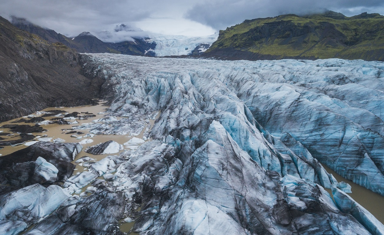 Dong song bang mau xanh lam ky ao o Iceland hinh anh