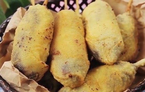 Tu lam mon chuoi chien chocolate ngay se lanh hinh anh