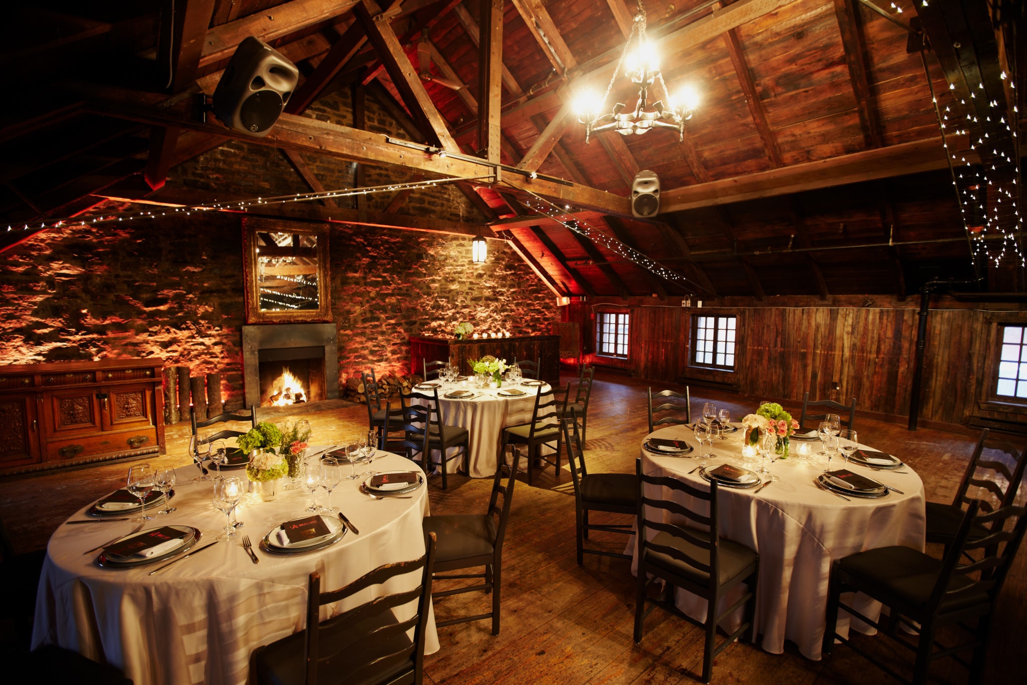 Nha hang co kinh tren the gioi anh 4