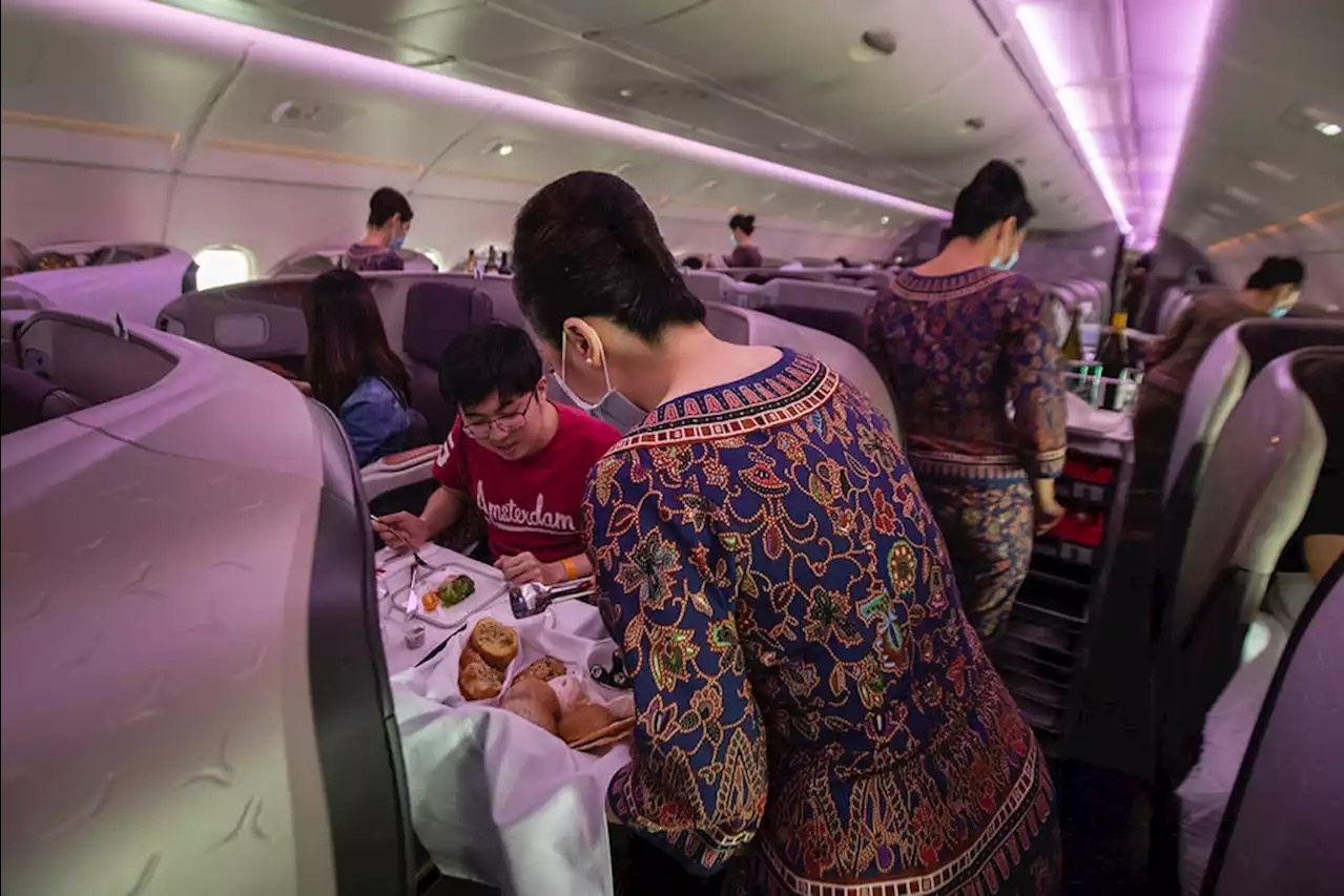 Bien may bay thanh nha hang cao cap hinh anh