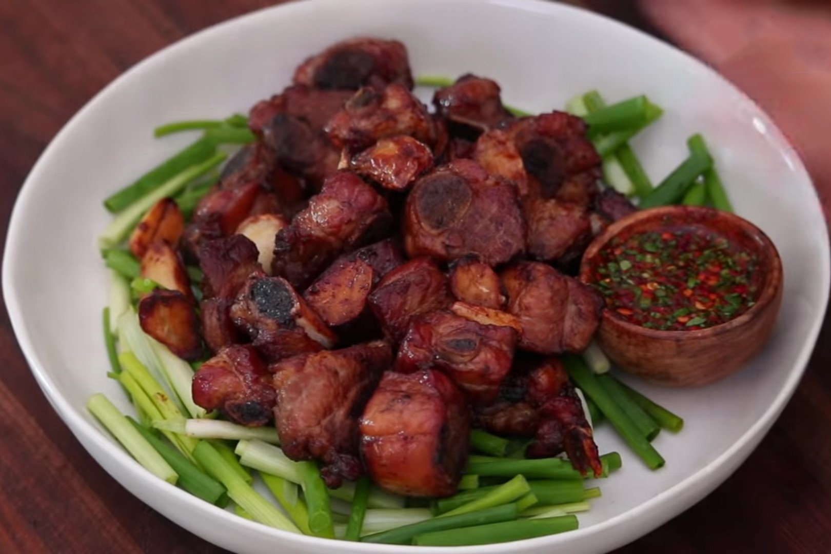 Cach lam suon ngon bang noi chien khong dau hinh anh