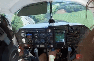 Khoanh khac may bay gap nan tren khong trung hinh anh