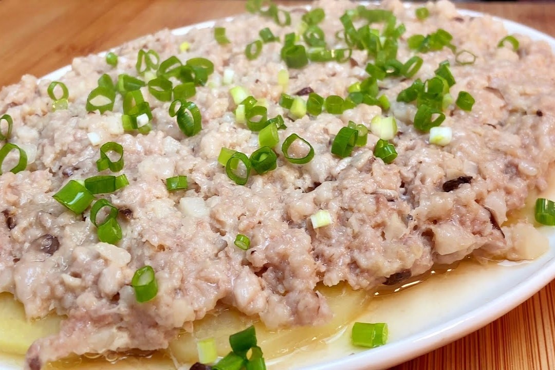 Cong thuc hap thit ba chi voi khoai tay dam da hinh anh