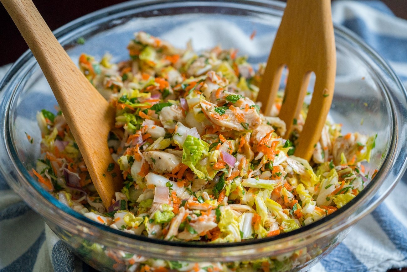 Cach lam salad thit ga trang chuan vi Viet hinh anh