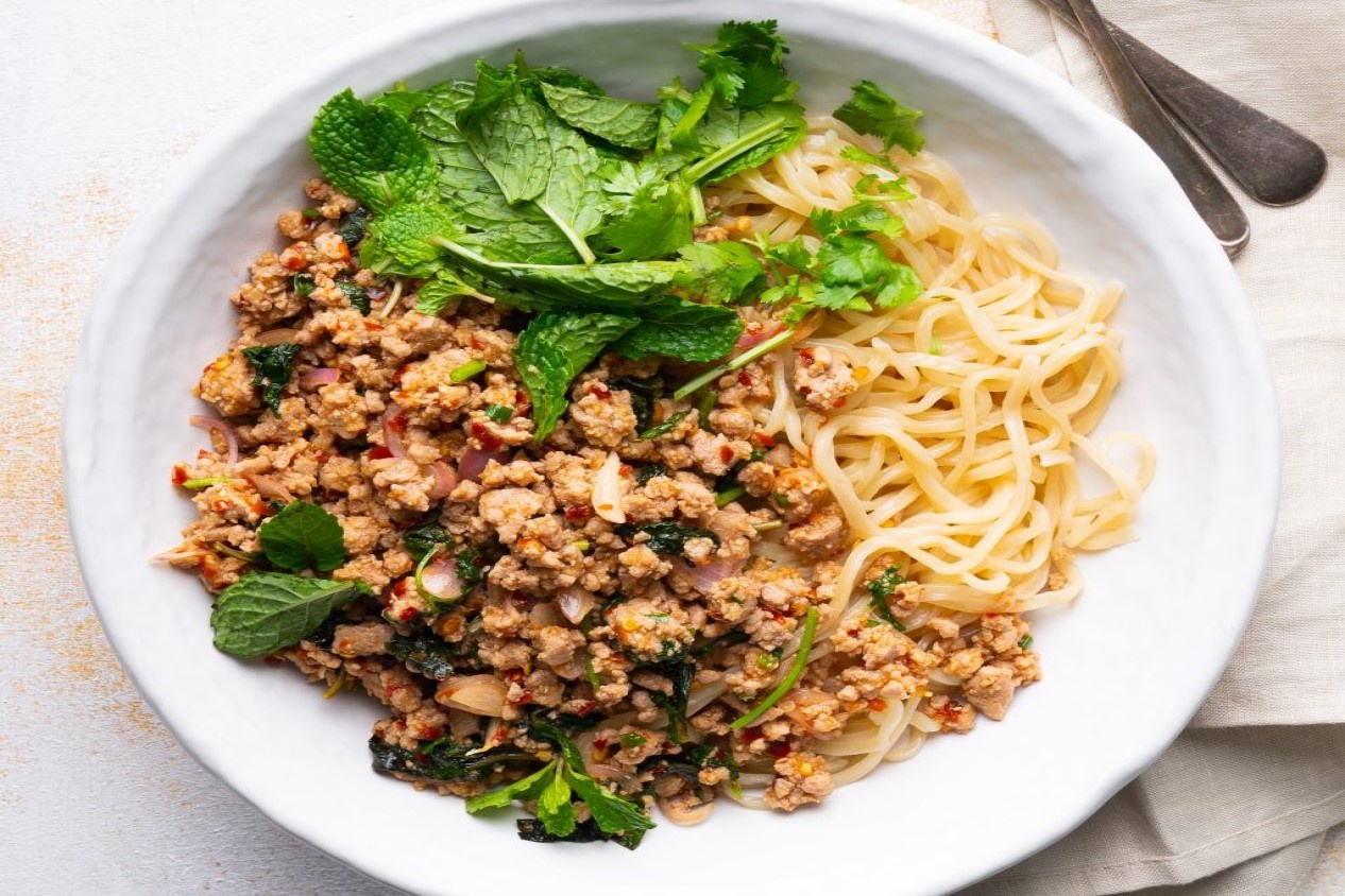 Cong thuc lam mi tron thit heo hinh anh