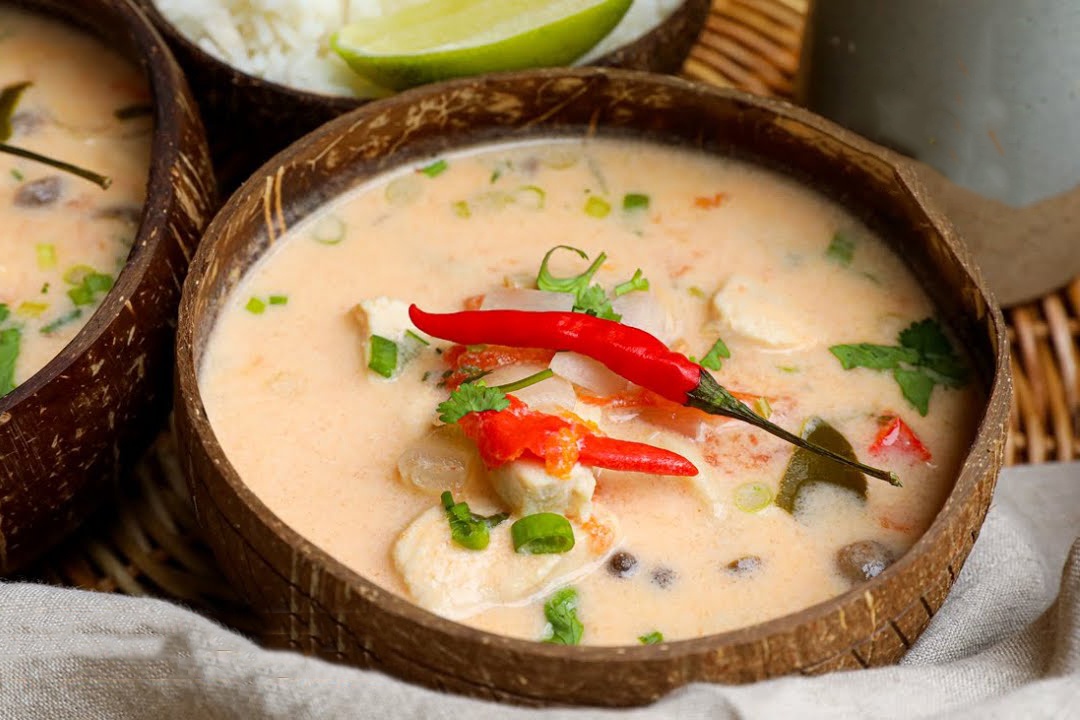 Hoc lam canh ga cot dua chuan vi Thai hinh anh