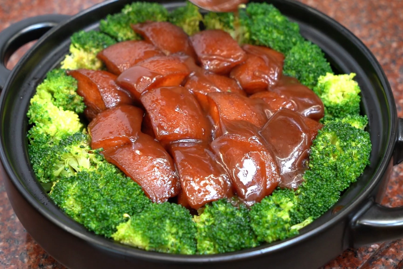 Cong thuc lam thit ba chi nau chao moi la hinh anh